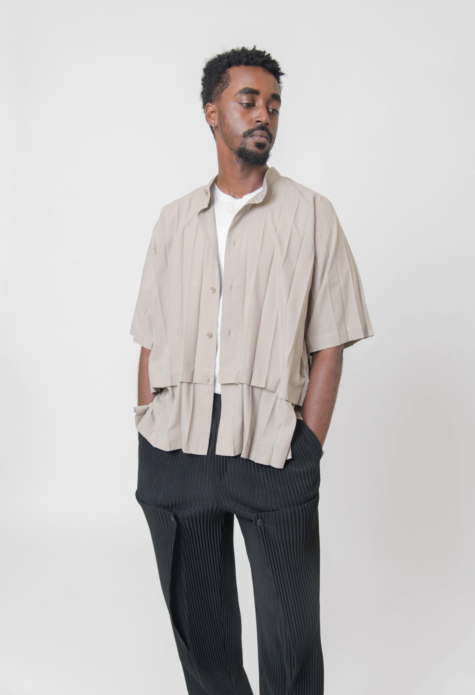 Edge Pleated Shirt Greige FJ341-42 – NOMAD