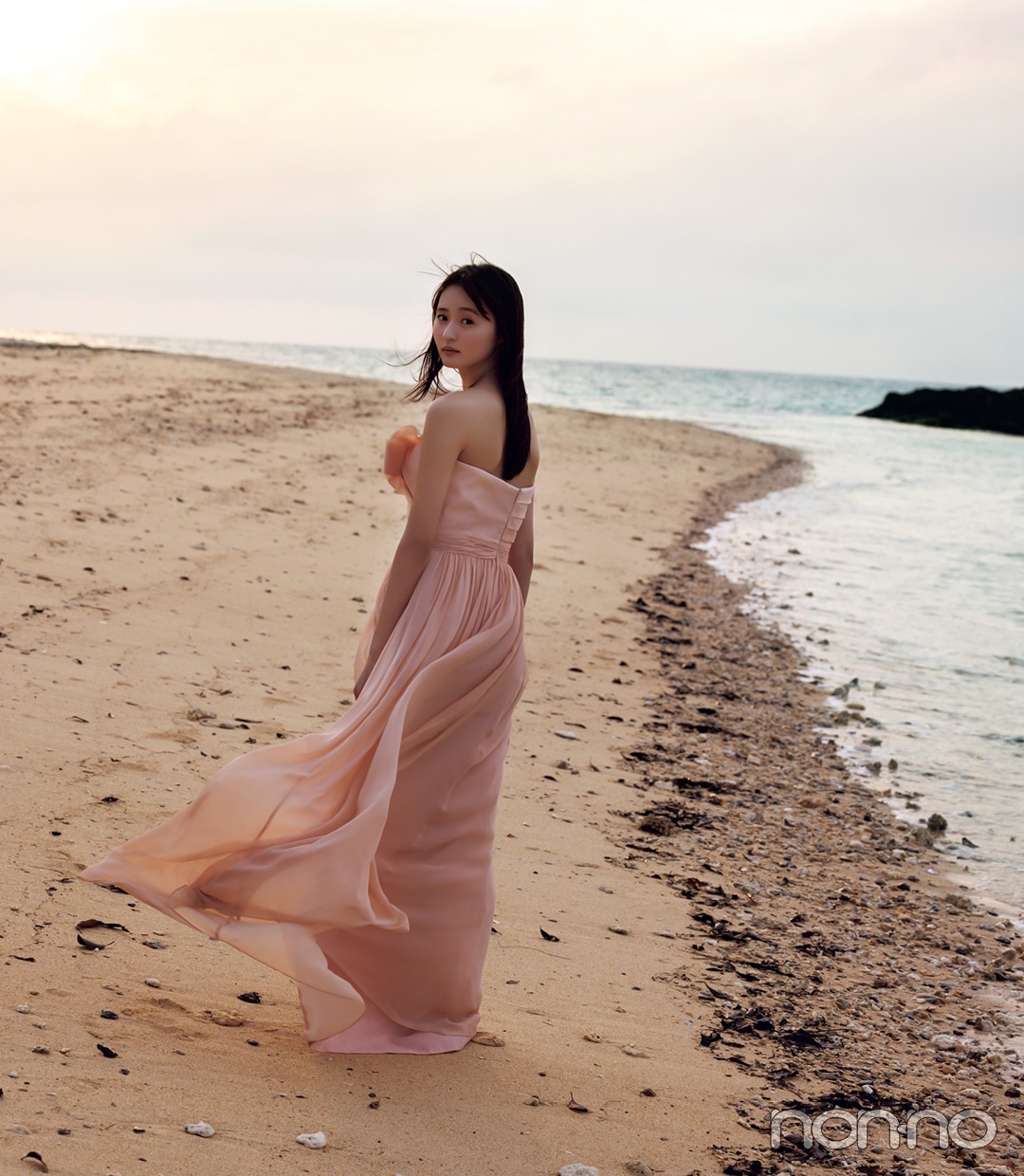 遠藤さくら1st写真集可憐 限定アザーカットをノンノ11月号に掲載中