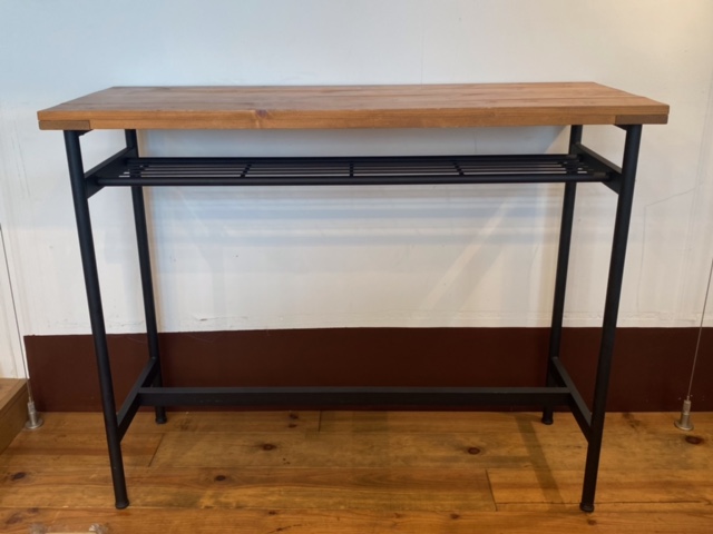 非日常を味わえるお洒落なカウンターテーブル - スタッフブログ