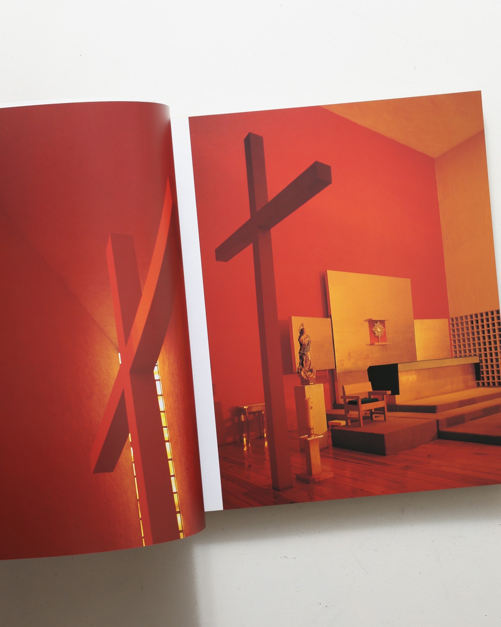 ルイス・バラガンの建築 改訂版 | 齋藤裕 | nostos books ノストスブックス