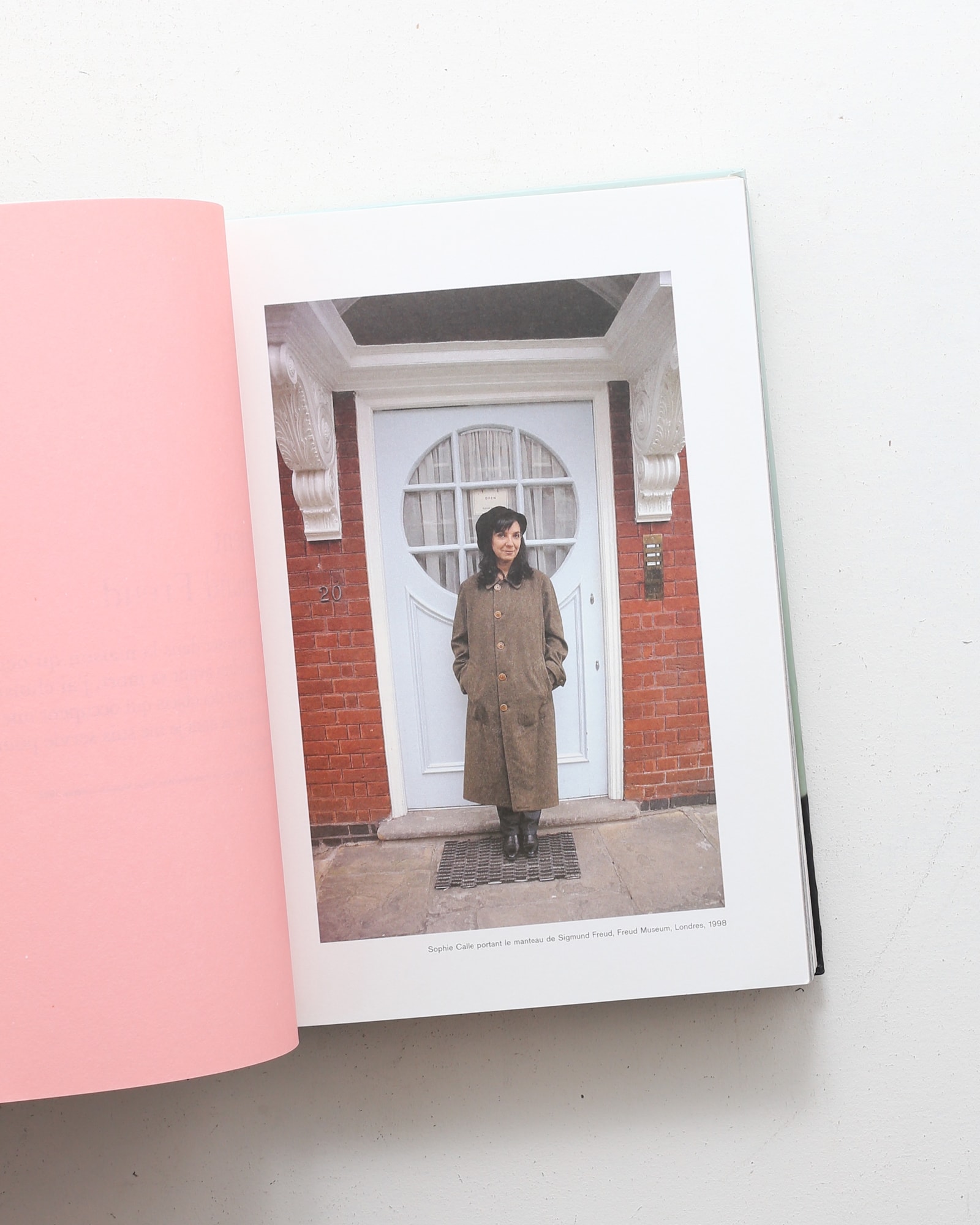 Sophie Calle M'AS-TU VUE？ | ソフィ・カル | nostos books ノストス