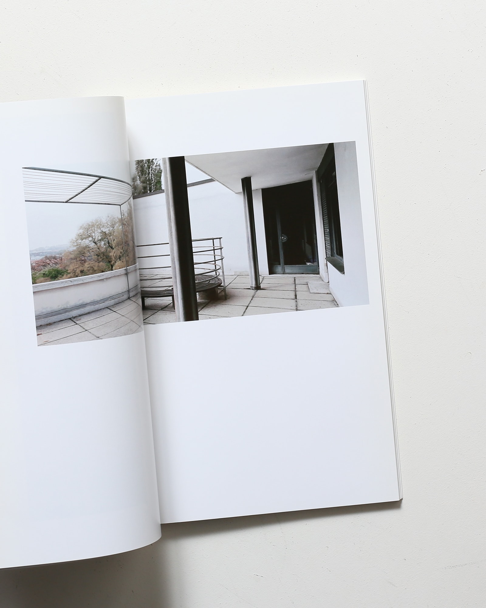 Mies van der Rohe: Vila Tugendhat Brno | nostos books ノストスブックス