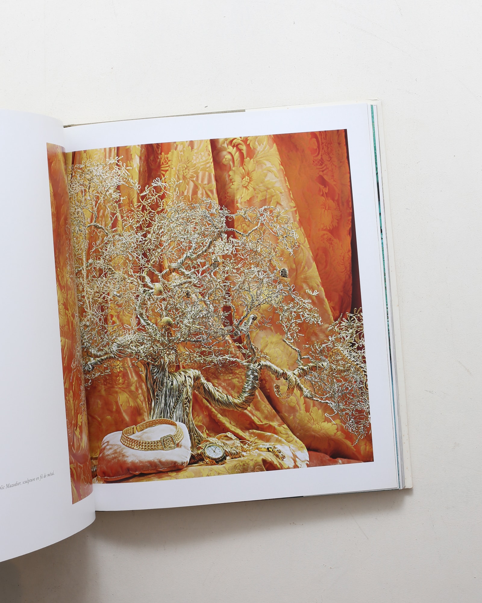 Les Vitrines Hermes | nostos books ノストスブックス