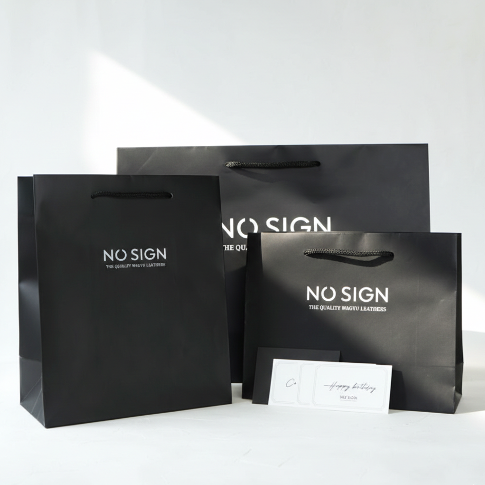 クロスボディバッグ（本革 エンボスレザー） ー NO SIGN（ノーサイン