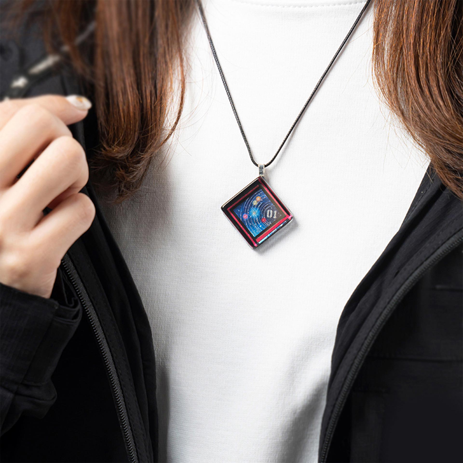 ニュースリリース】ハンドメイドグラスジュエリー「ノースワングラス