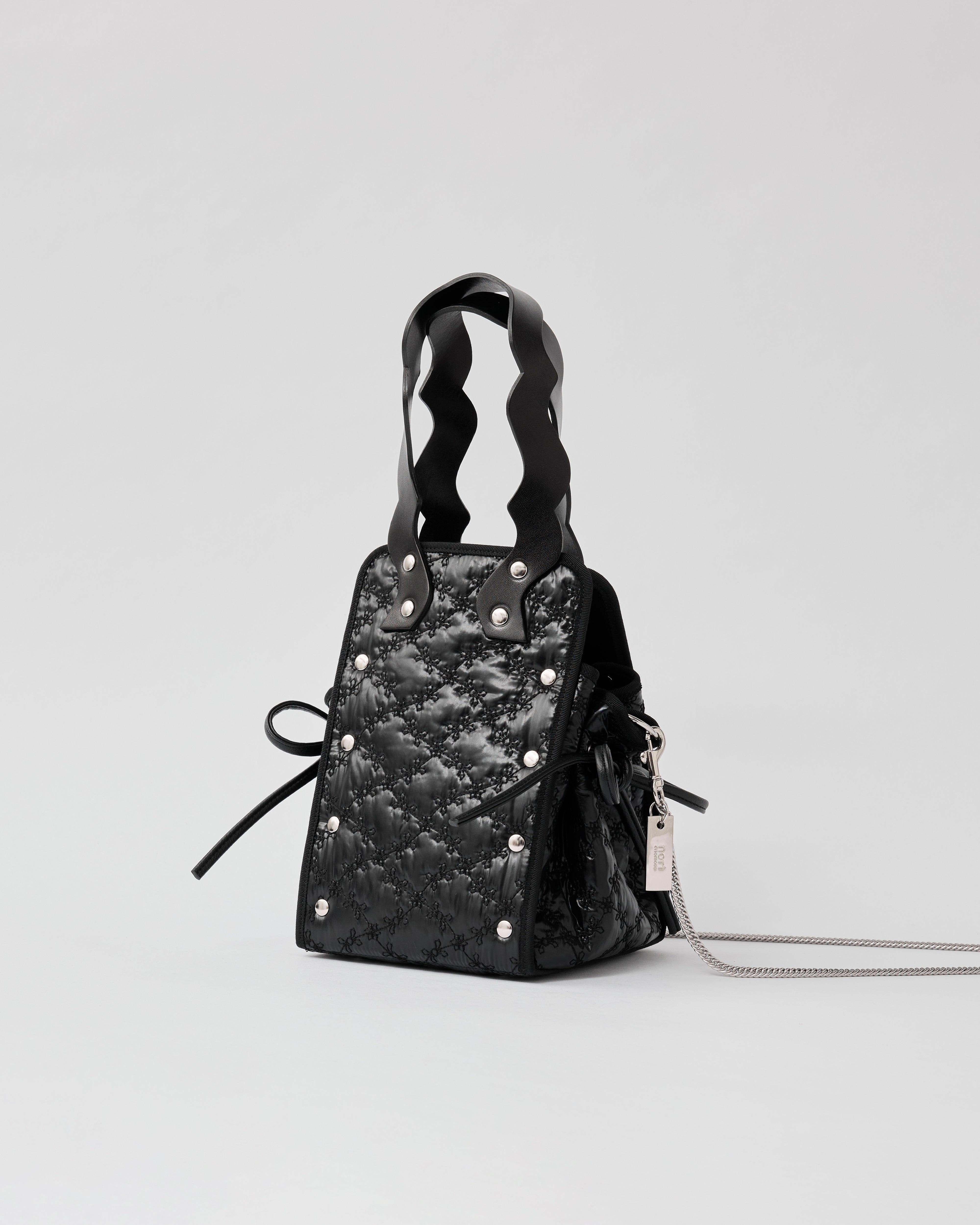 lundi nuit / fleur davos – nori enomoto