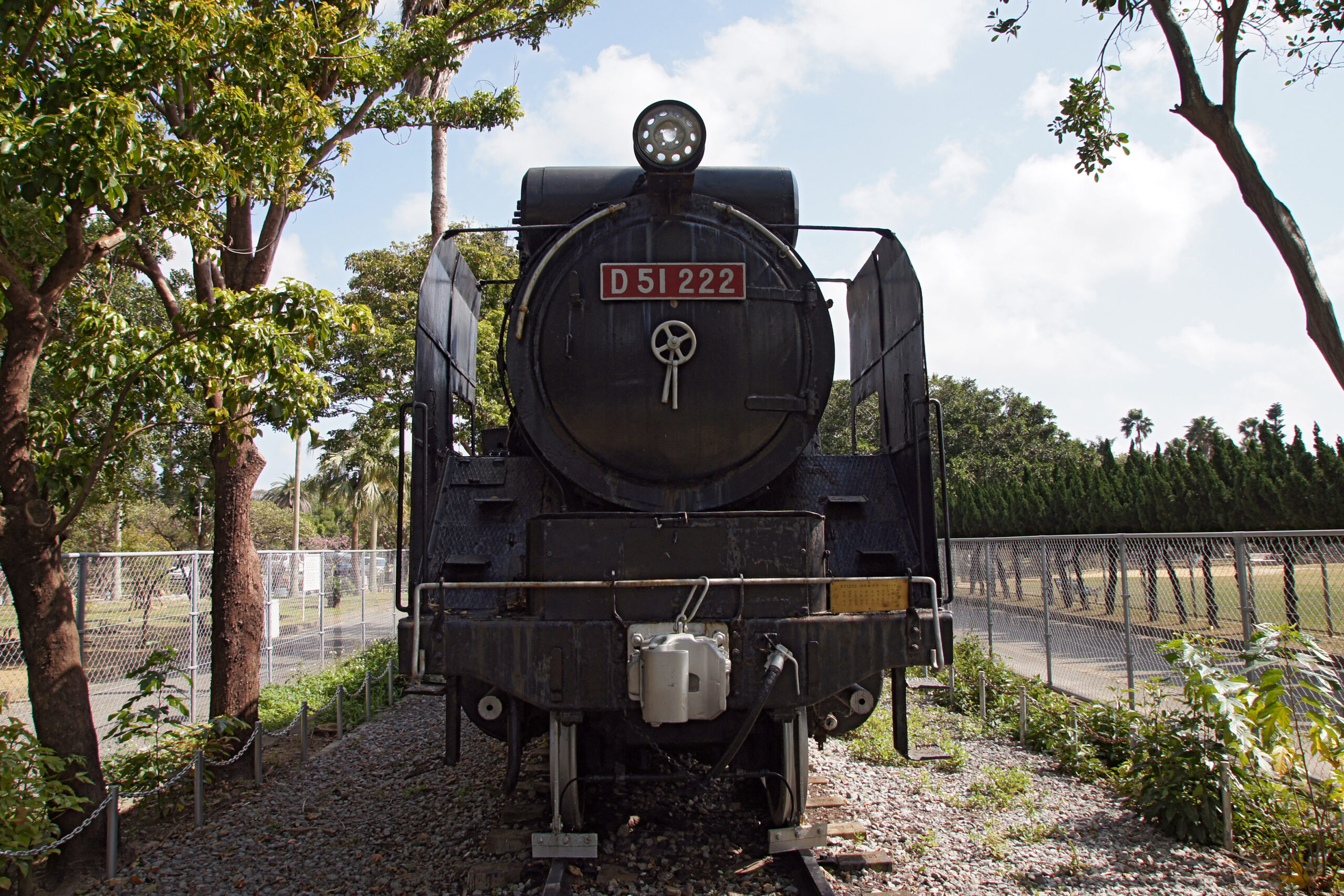 沖縄に蒸気機関車D51 222が保存されている理由とは？ 子供たちの願いを