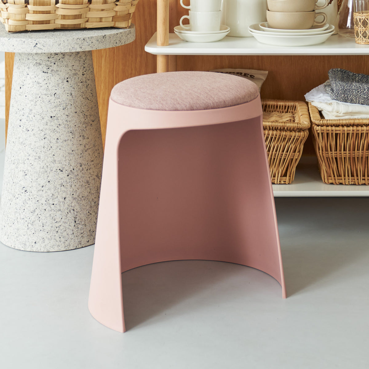 スツール — nmo