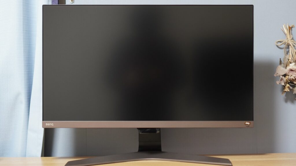 BenQ EW2880U レビュー | USB Type-Cケーブル1本で接続できる28インチ