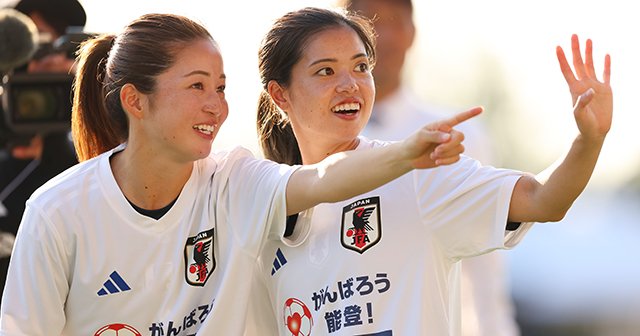 泣かないで…」負傷離脱・清水梨紗と長谷川唯が“荷物整理のちハグ