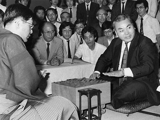 ウヒョー》という奇声も…」加藤一二三の悲願 42歳で名人奪取、中原誠と