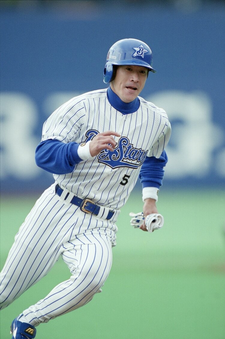 まさかの開幕3連敗…石井琢朗コーチは“どん底のベイスターズ”をどう