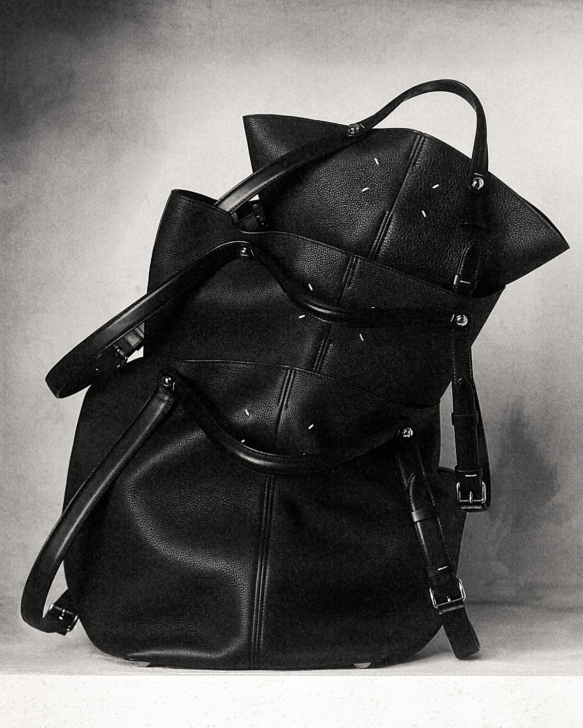 メゾン マルジェラ」から新たなアイコンバッグ「ドレサージュ」が登場