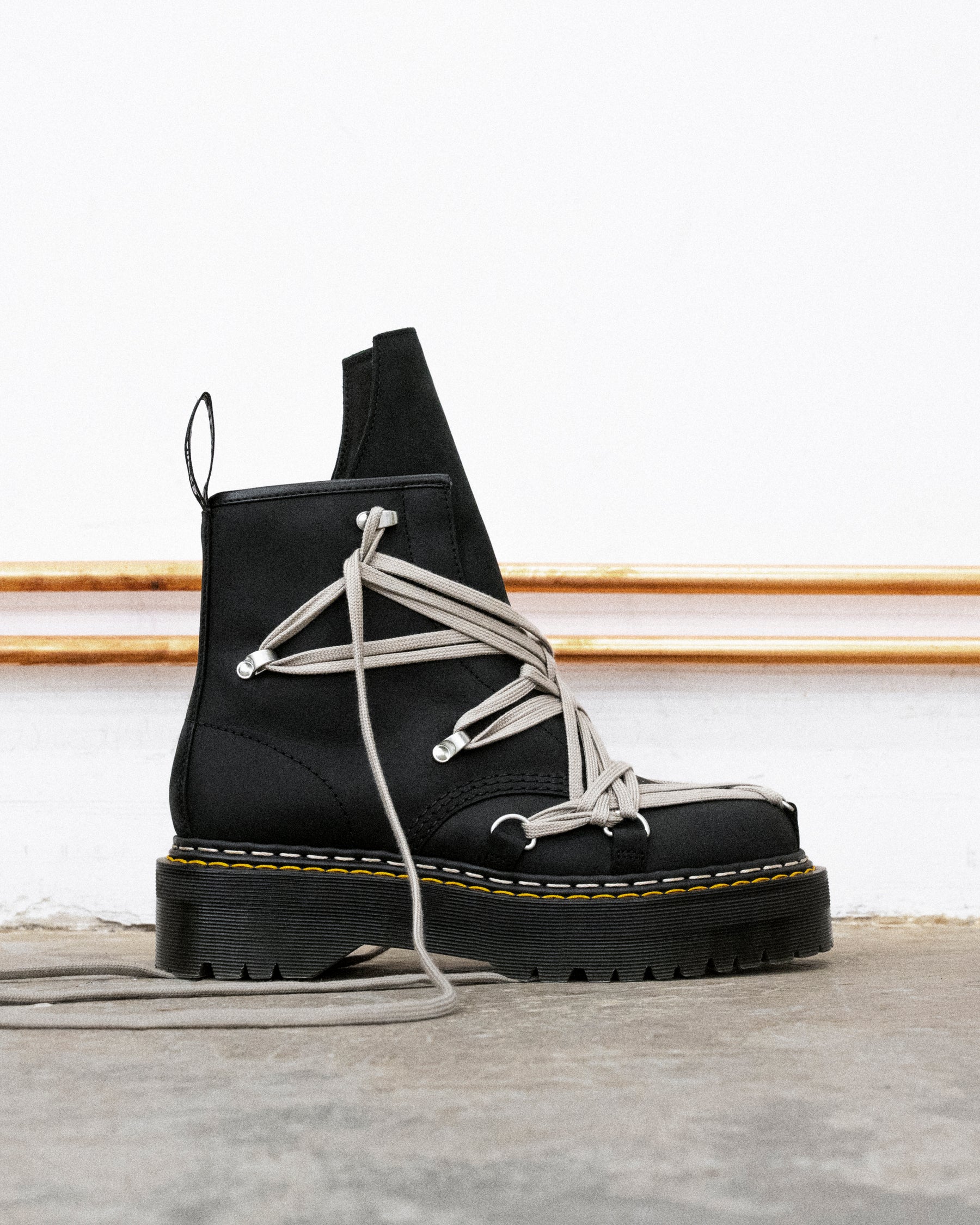 10月16日(木)発売開始 Rick Owens × Dr. Martens FW25