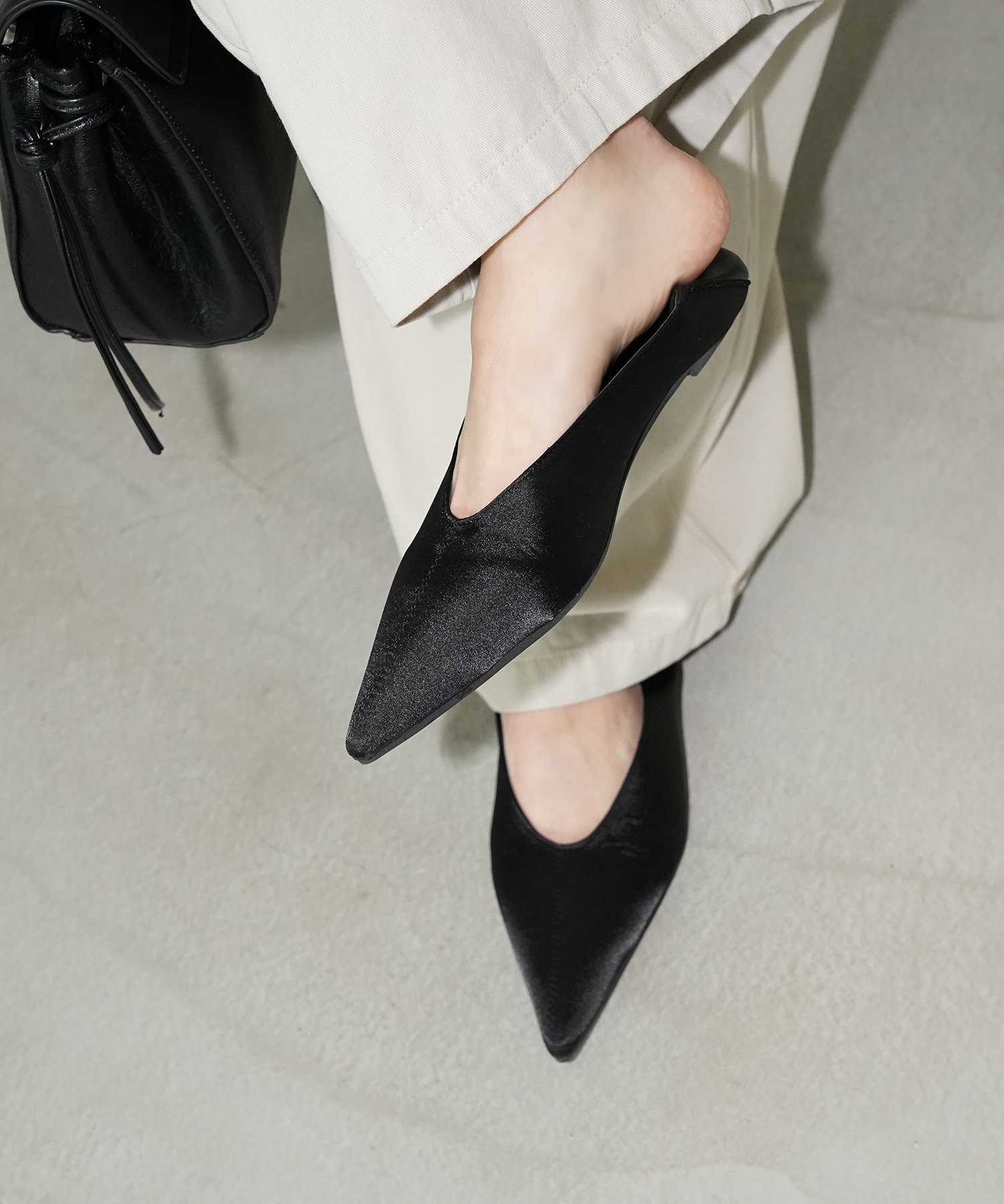 ポインテッドトゥ 2WAYフラットパンプス chs25a020-ファッション通販