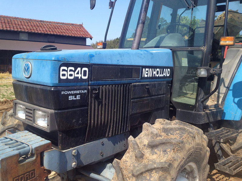 New Holland ニューホランド6640SLE・・・「撮りトラ」 | 水戸市大場町