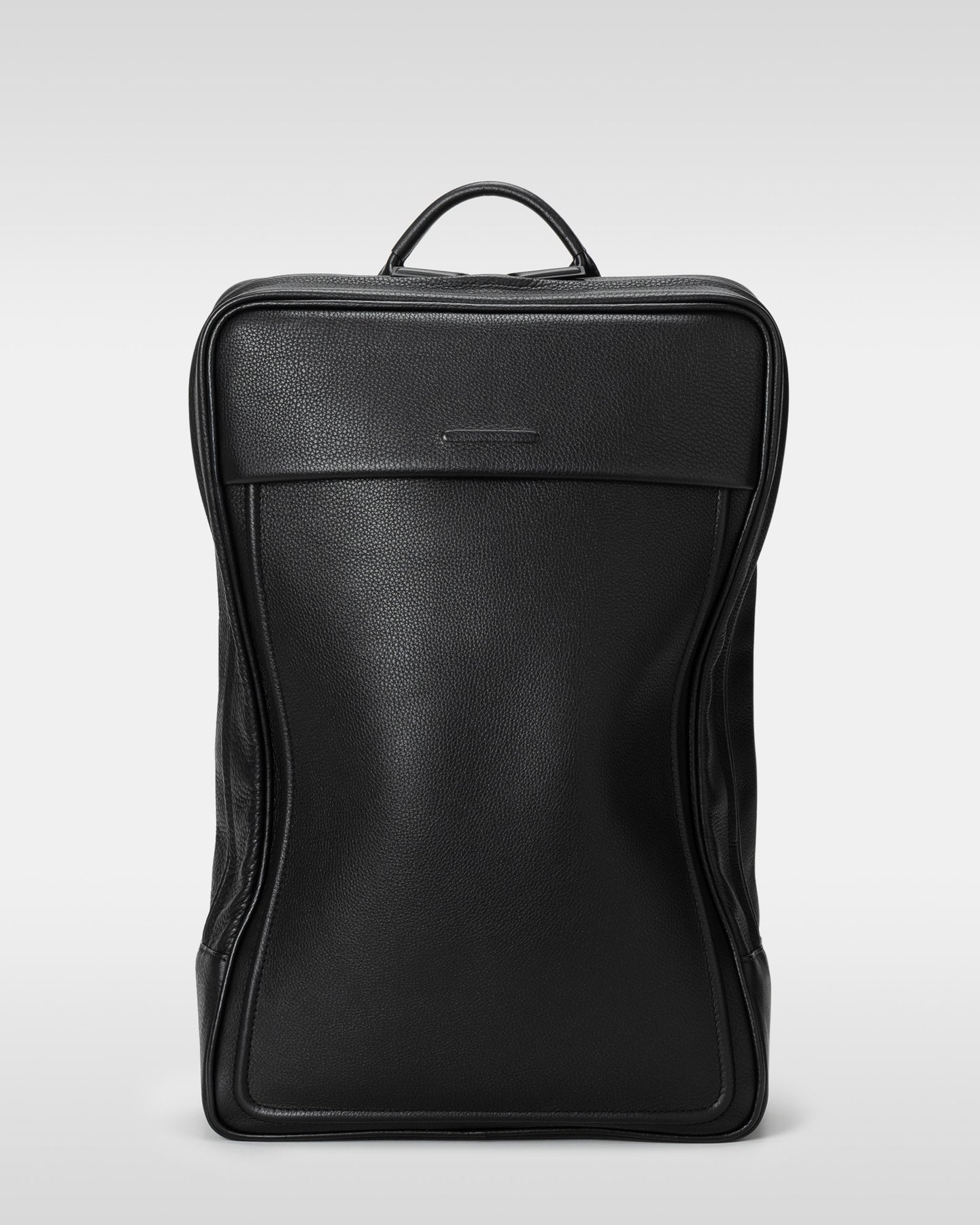 backpack_M_BLK_front_38060564-