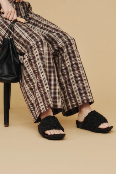 Oggi × AKAISHI COMFORT SANDALS もこもこコンフォートサンダル | Oggi.jp