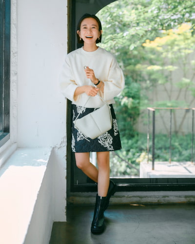 スタイリスト 佐藤佳菜子が手掛ける“お役立ちトップス”3型、デミルクス