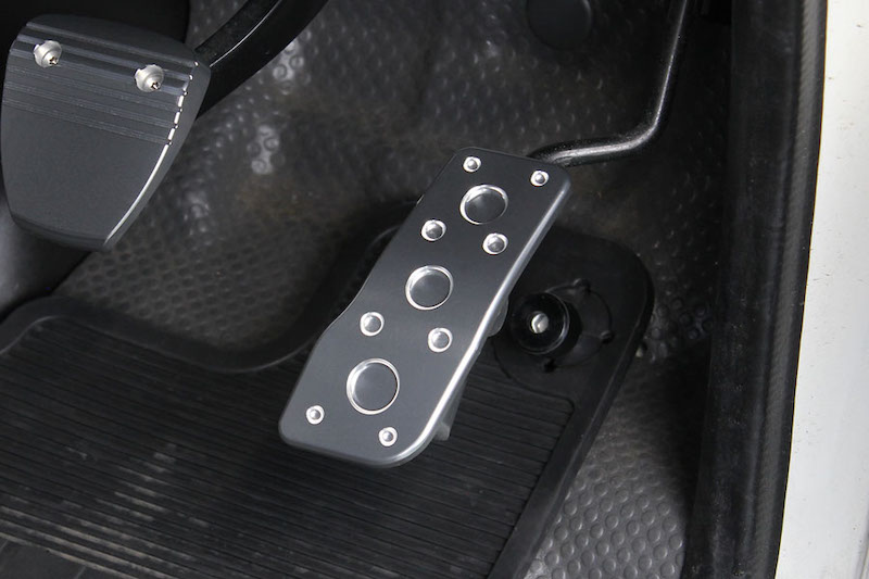 200系ハイエース 4型～現行型 NEOPLOT アクセルペダルNEO | オグショー