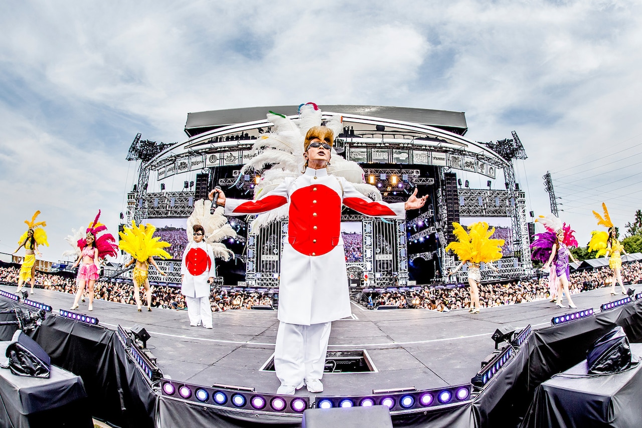 氣志團万博」初日に神威♂楽園、金爆、UVER、AAAらが強力ライブ - 音楽