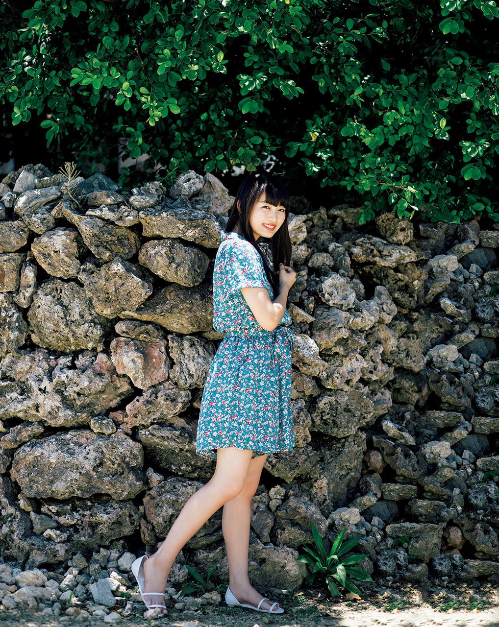 柏木ひなた（私立恵比寿中学）の2ndソロ写真集「Dear.」より。 [画像