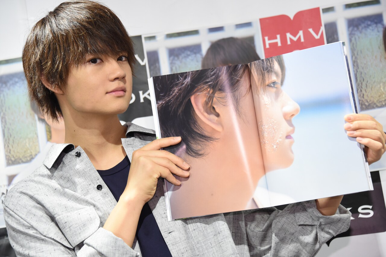 多忙な日々も「まだまだ」M!LK佐野勇斗、ソロ写真集イベントで語った