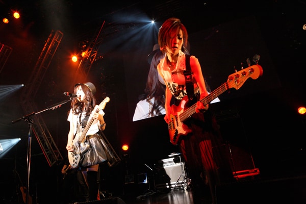 ZONE、7年ぶり全国ツアー東京公演に1600人集結 - 音楽ナタリー