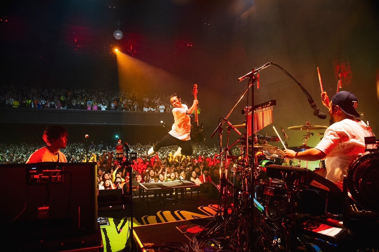 WANIMAが“ライブハウスでの戦い方”示した一夜、アンコールはまさかの10