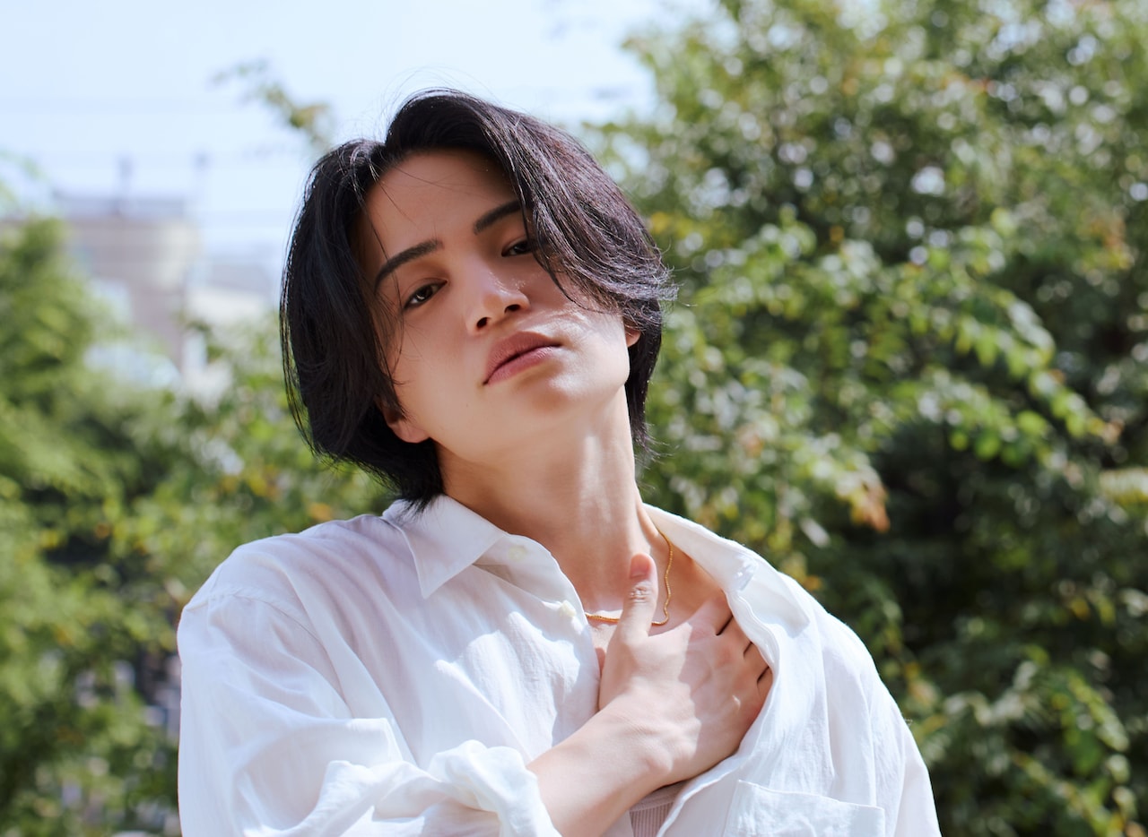 菊池風磨の1st写真集発売、テーマは「大人の夏休み」「内に秘める想