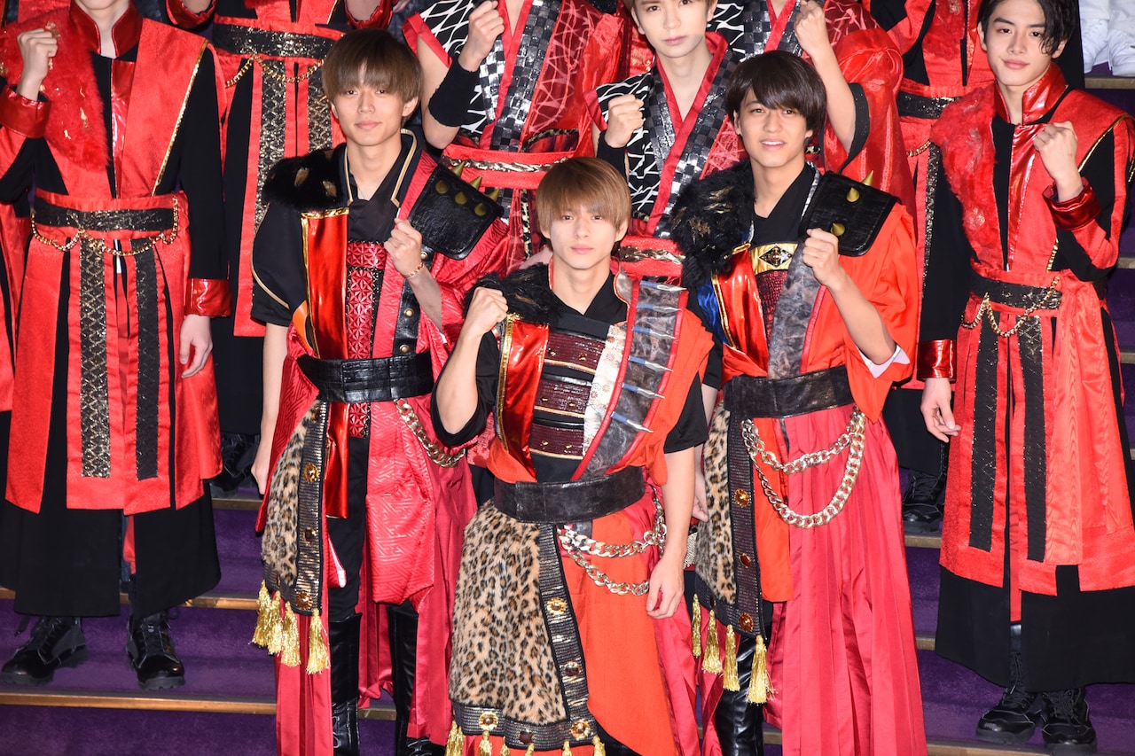 平野紫耀、永瀬廉、高橋海人ら「ジャニアイ」会見で「2020年も輝くぞー