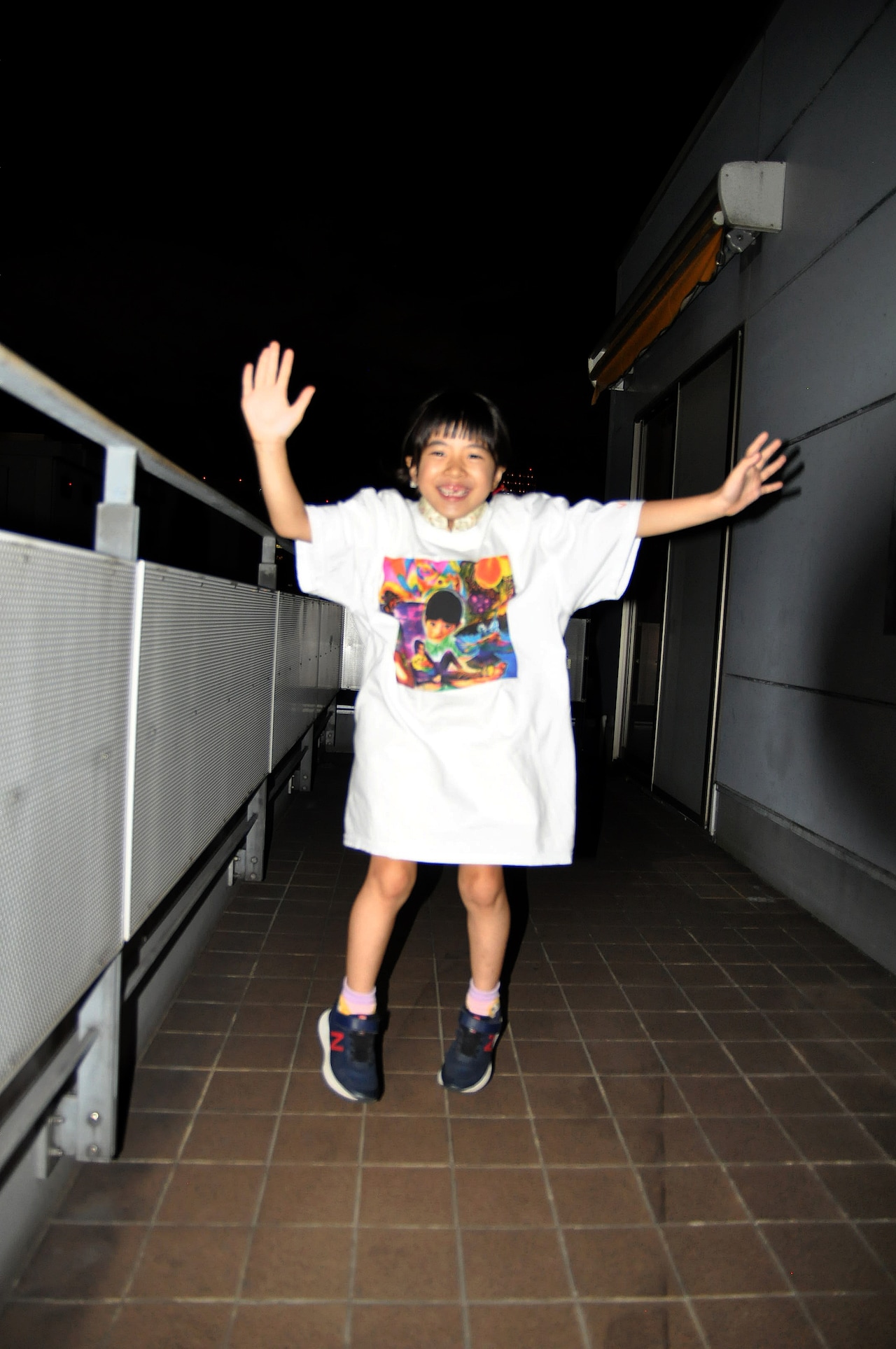 岡村靖幸「家庭教師」初アナログ化記念したTシャツ、トレーナー発売