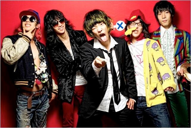 爆弾ジョニー、メジャー盤は「はじめての爆弾ジョニー」 - 音楽ナタリー