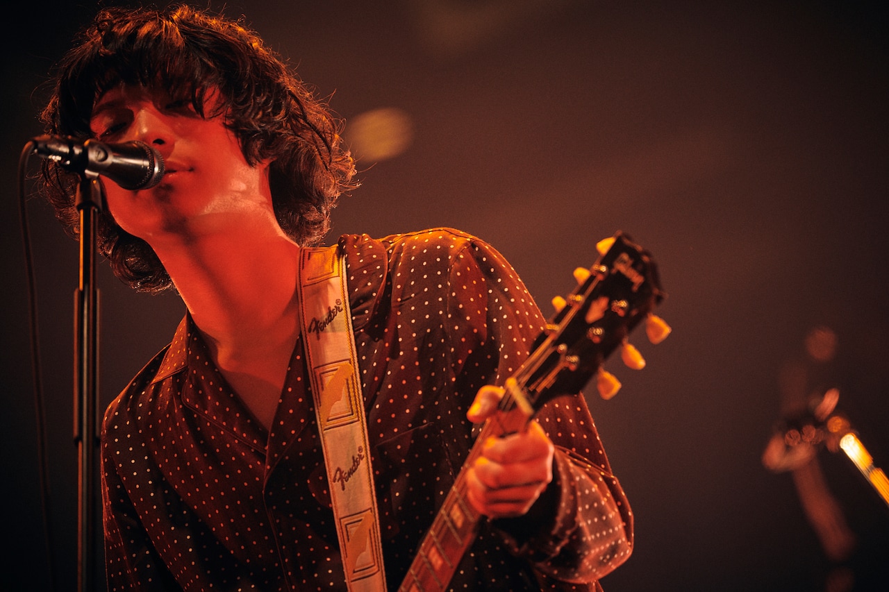 クリープハイプ、桜吹雪舞う日本武道館で新旧名曲27曲披露（ライブ