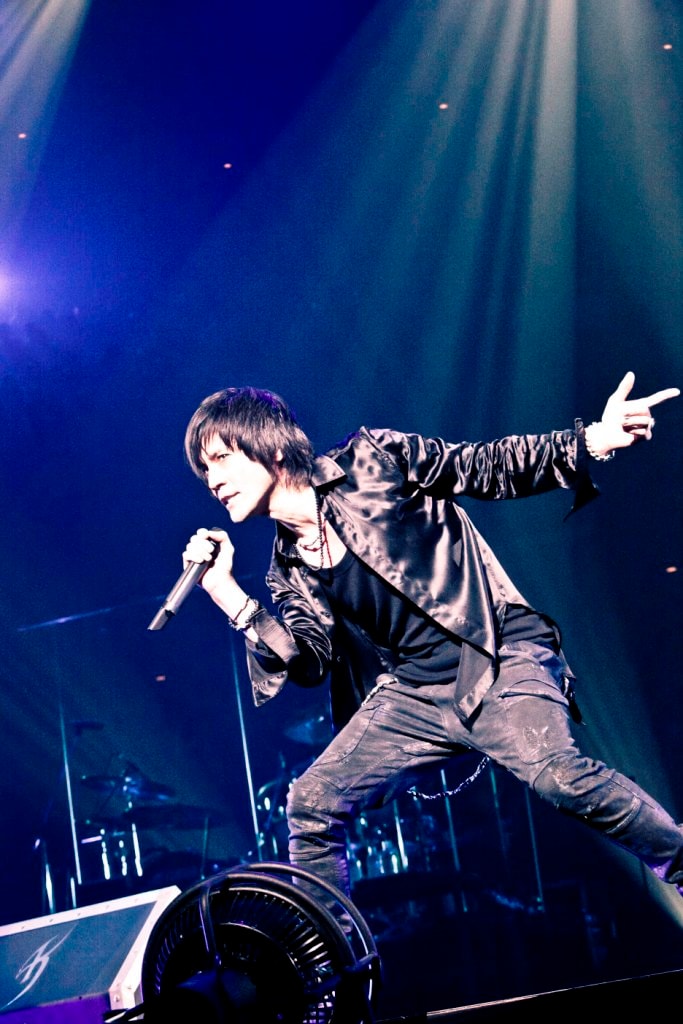 氷室京介「NEWS ZERO」密着取材第2弾＆ツアー追加公演 - 音楽ナタリー