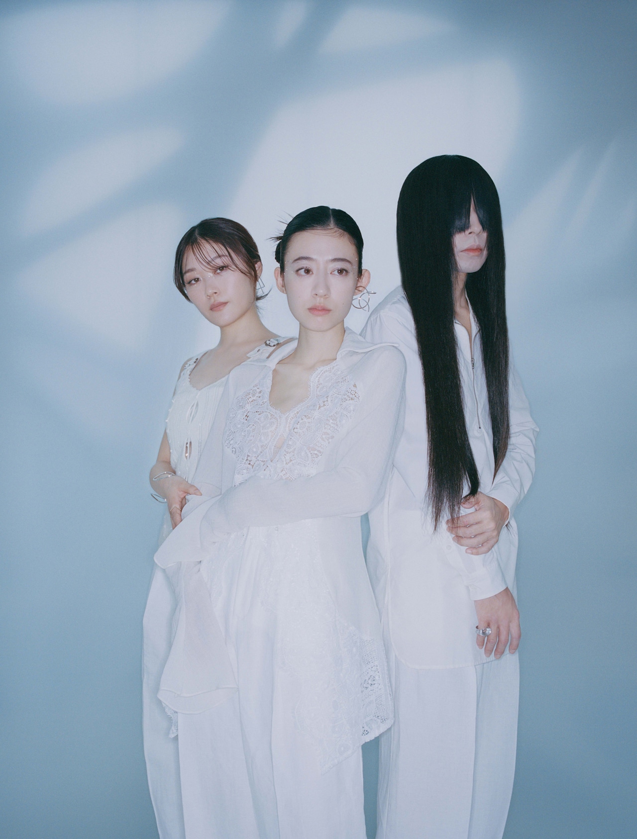 羊文学、クリスマスライブに合わせて「Feel / mild days」スペシャル