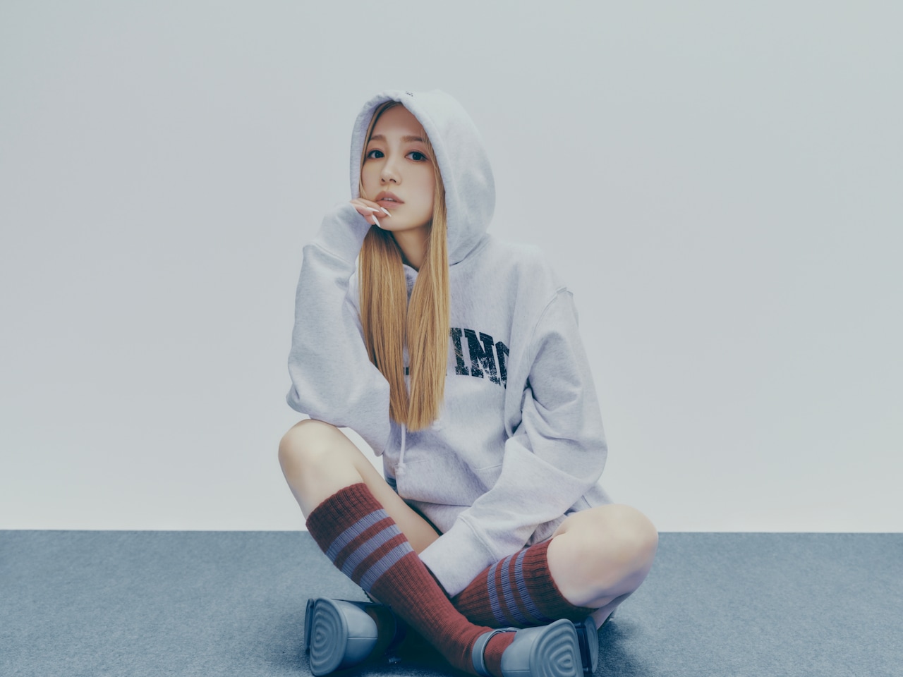 西野カナ、新ビジュアルはパーカー姿 | JOYSOUND 音楽ニュース