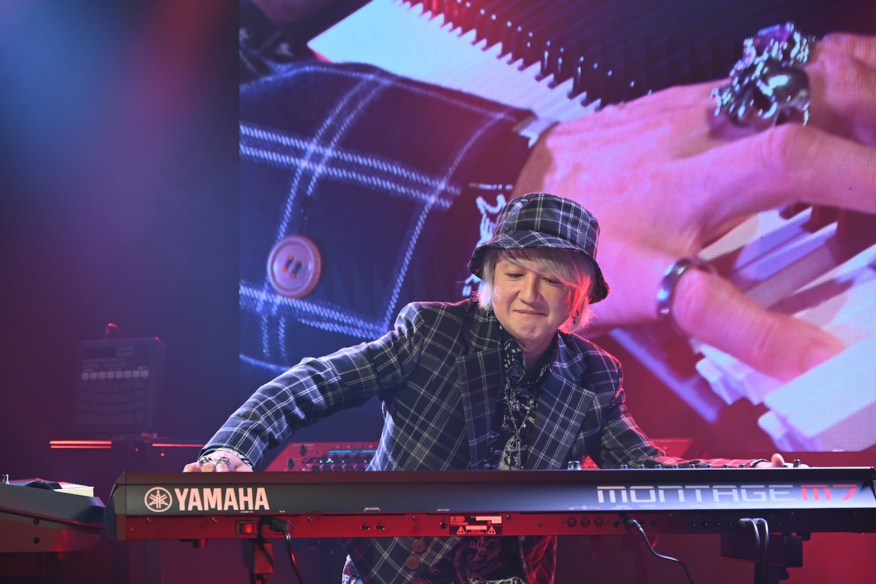 浅倉大介、ヤマハ新製品発表会でアナログシンセの楽しさ熱弁（イベント