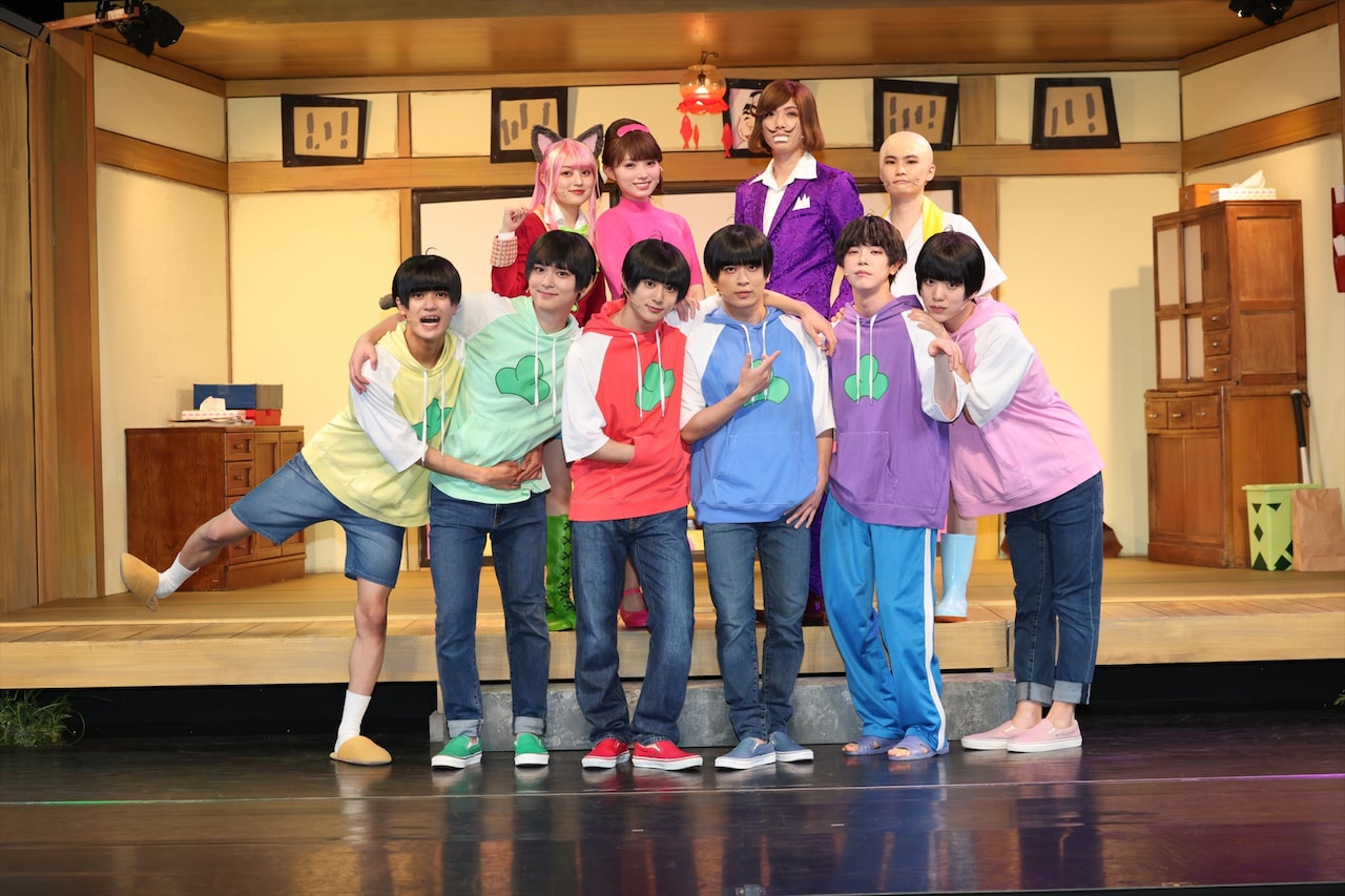 10人で沢山笑って作った”、新・喜劇「おそ松さん」幕開け（舞台写真