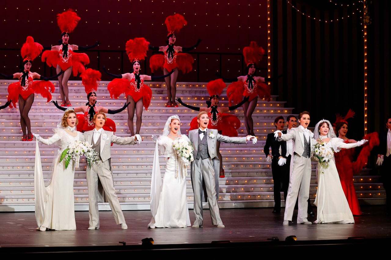 宝塚歌劇星組「ミュージカル『ME AND MY GIRL』」より。 [画像