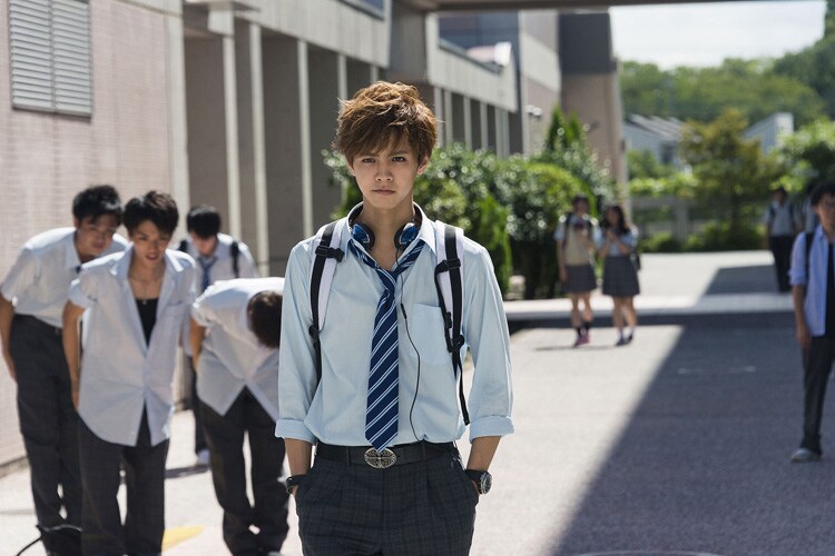 片寄涼太＆土屋太鳳の兄妹2ショットも！映画「兄こま」場面写真を公開