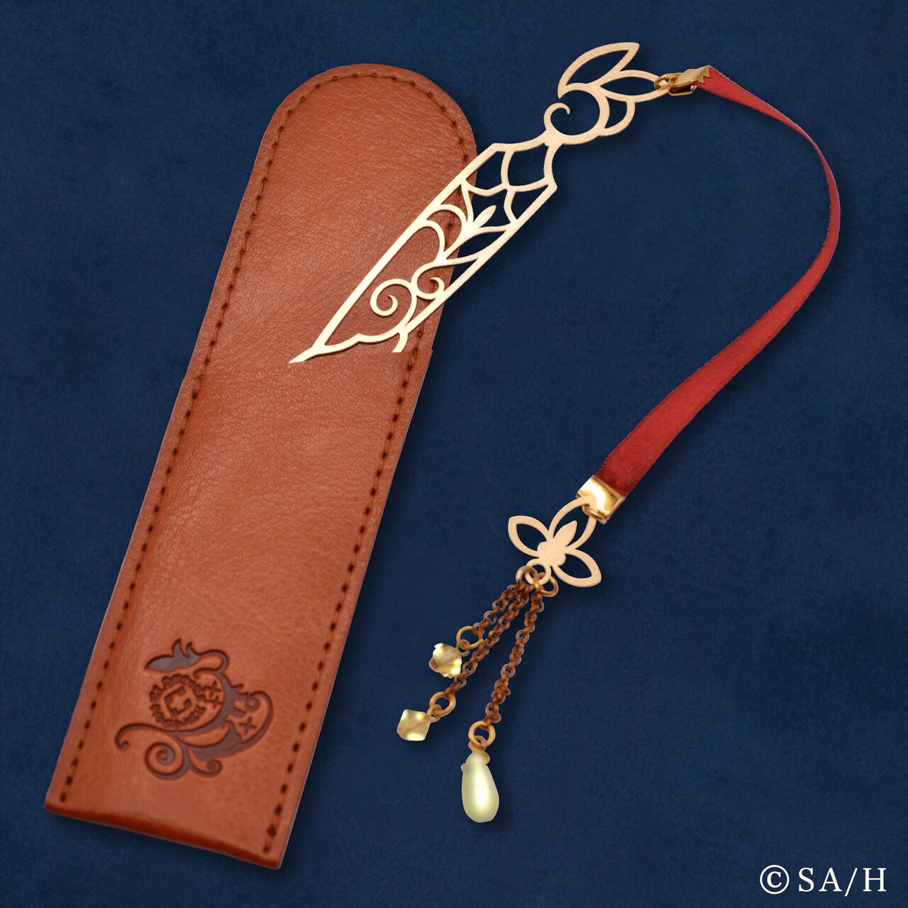 赤髪の白雪姫」原画展のグッズ情報公開、ゼンが白雪に贈った栞付きの