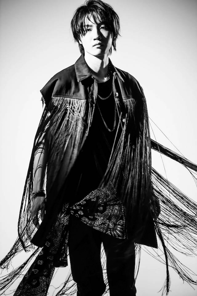 桜田通の2nd写真集発売、佐藤健やTAKUYA∞との対談を収録（コメント