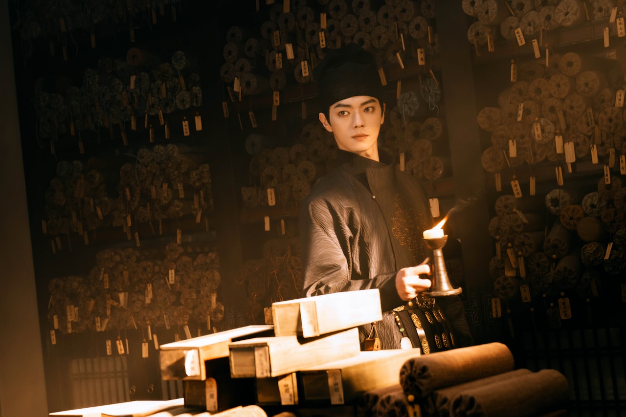 昼は諜報機関の玄鑑司、夜は天才除妖師となる梅逐雨。演じたのは中国