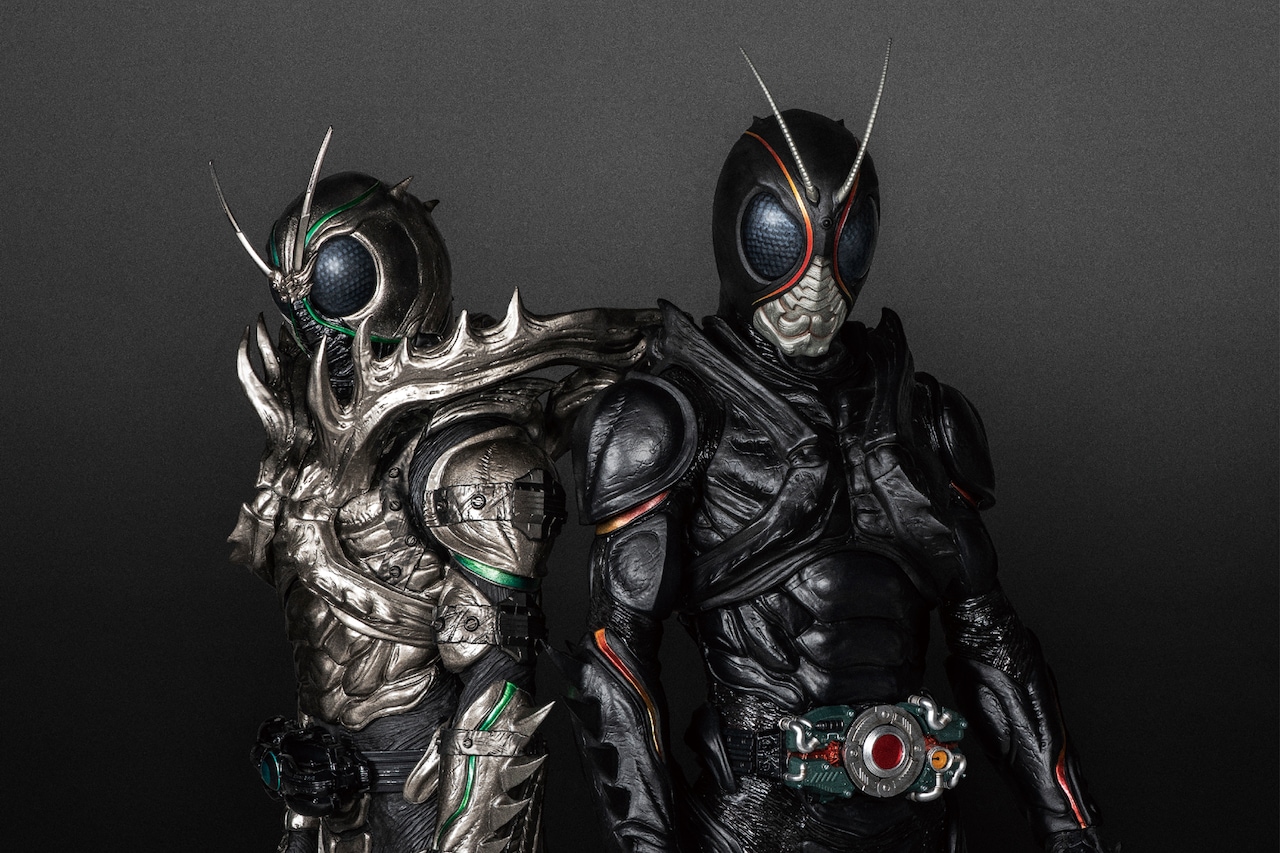 左から仮面ライダーSHADOWMOON、仮面ライダーBLACK SUN。 [画像・動画