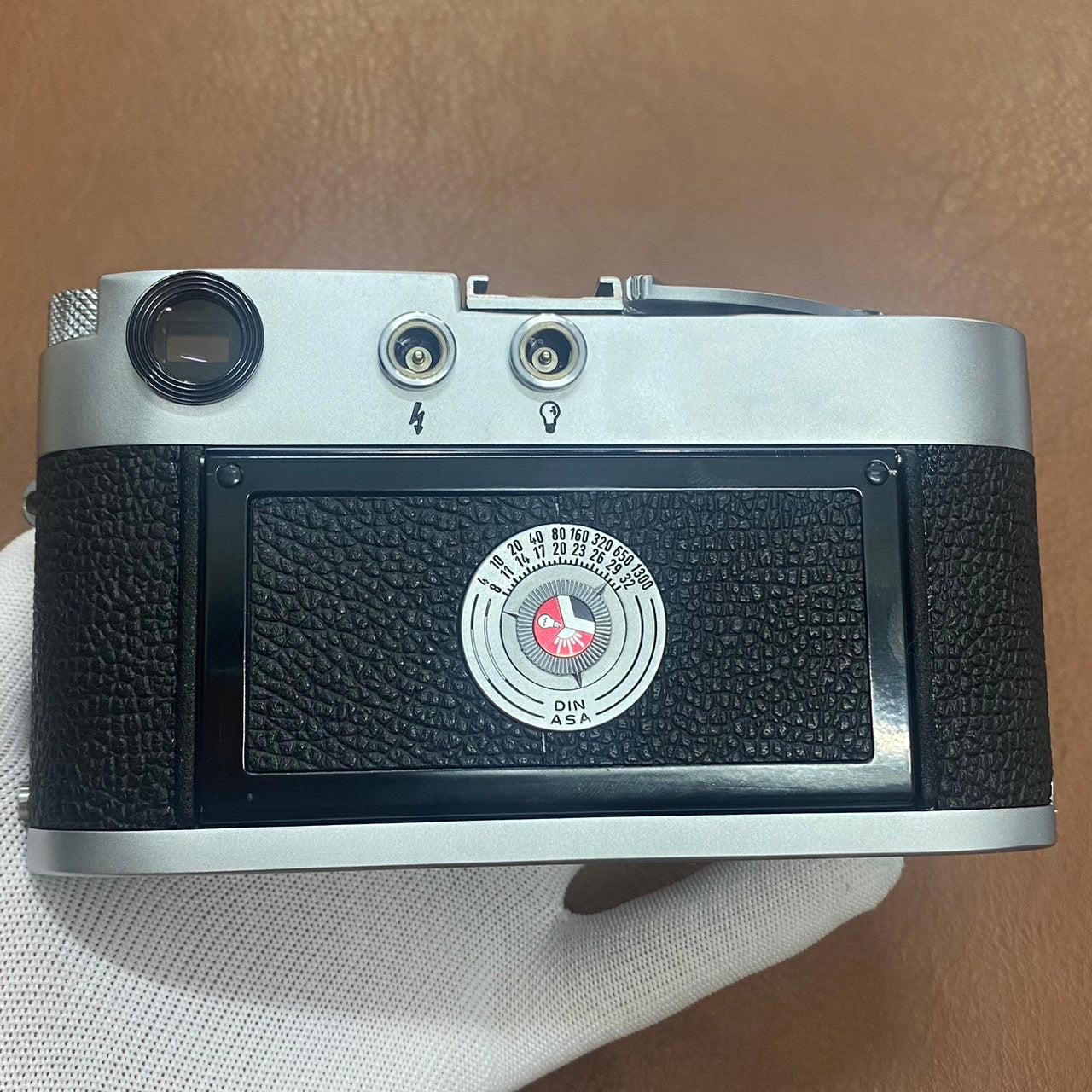 LEICA M2 Silver Chrome クイックローディングスプール – まるかめら