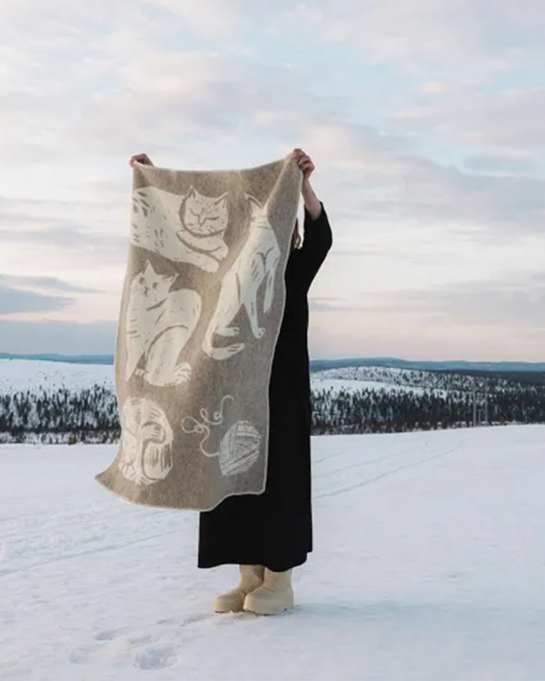 LAPUAN KANKURIT | KISSANPÄIVÄT ウールブランケット（90x130cm）