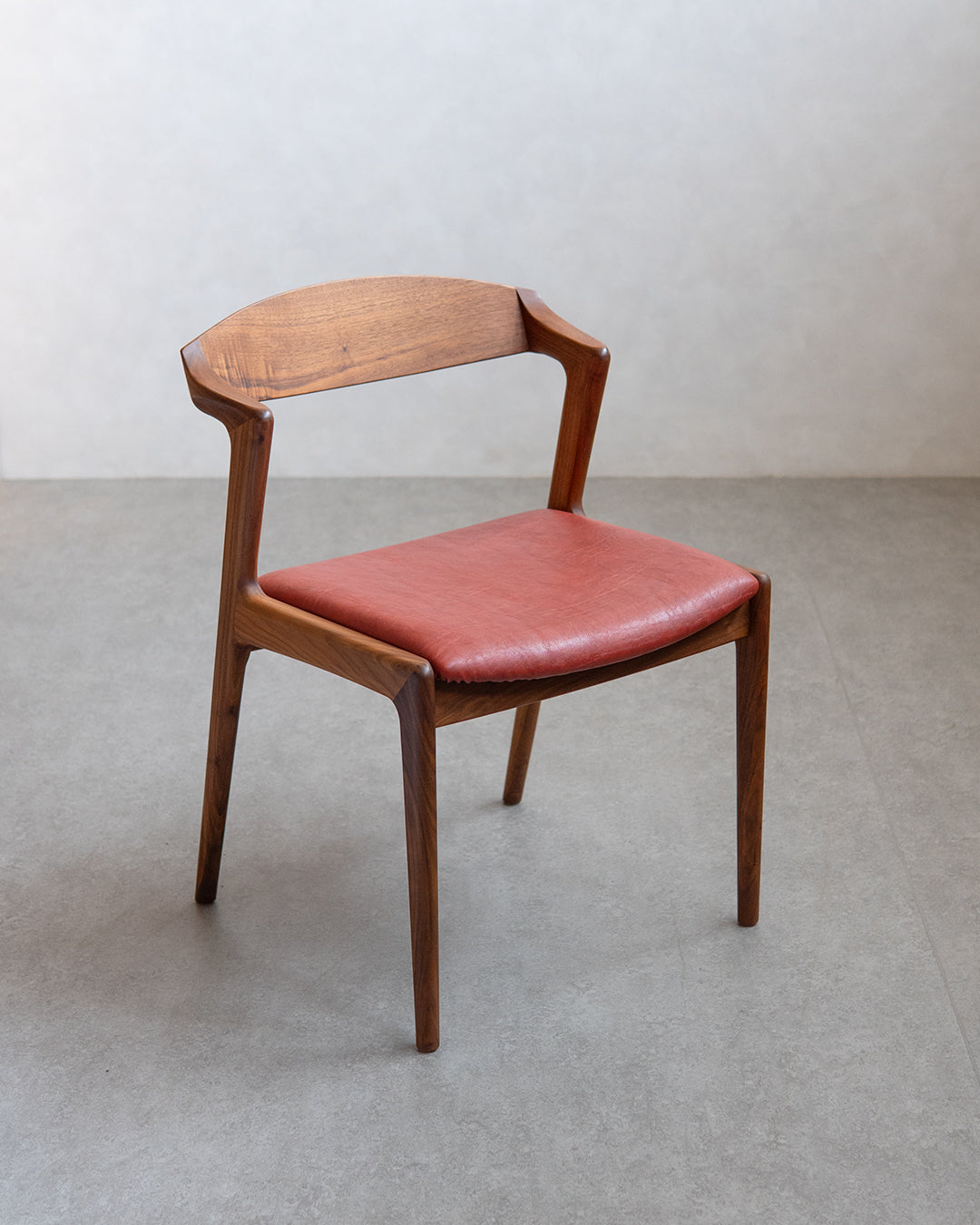 シキファニチア ｜ ユナセミアームチェア