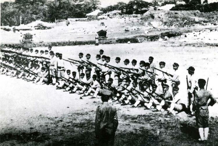 兵隊になって国に奉公」 軍事教練、1928年に科目化 学びの場に浸透【心