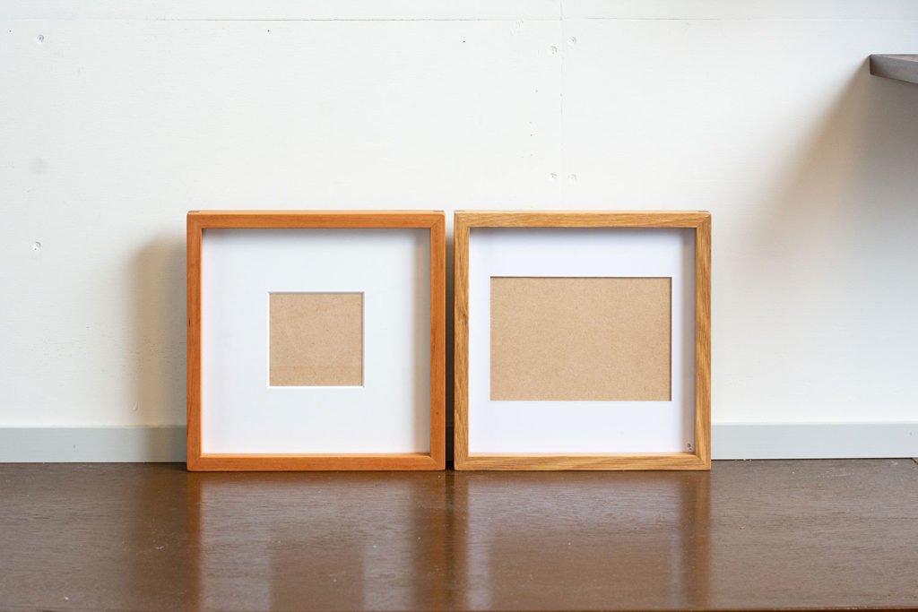 ホワイトオークとブラックチェリーを使った無垢材のスクエアタイプの